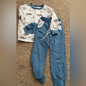 Busy bee smocks outfit